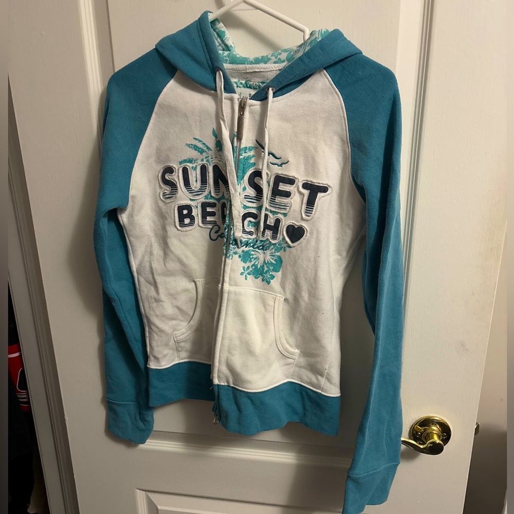 Sunset beach zip up sweater - size medium